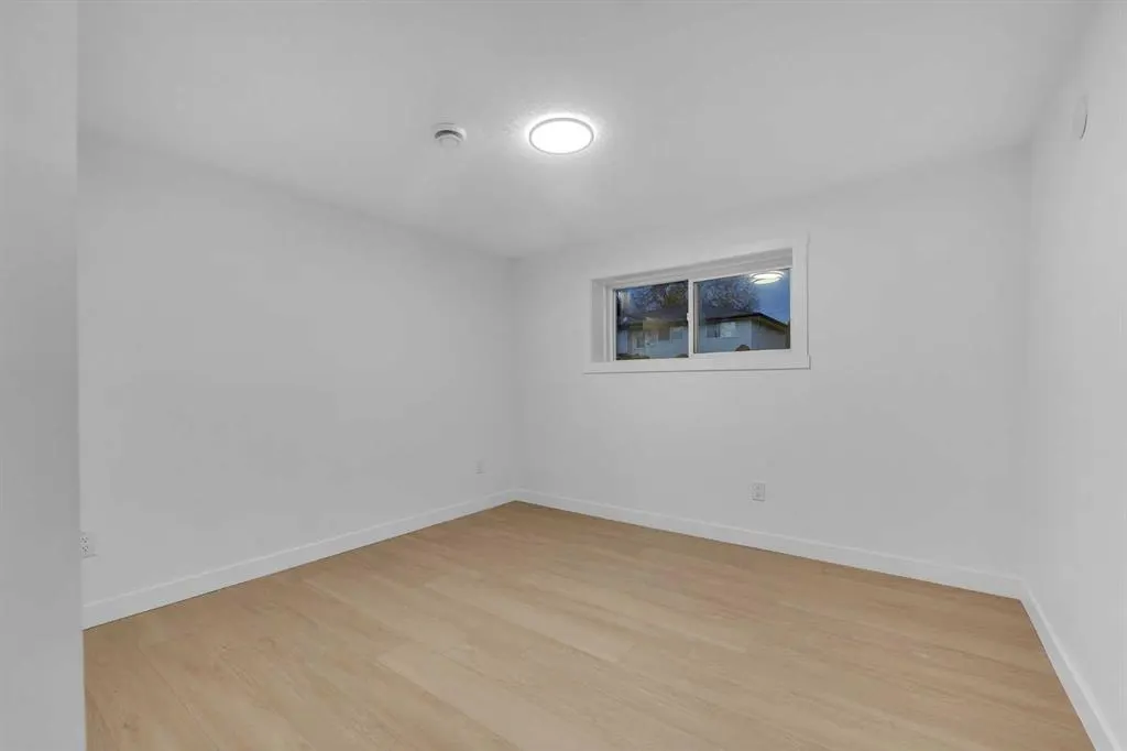 352 Lysander Place SE