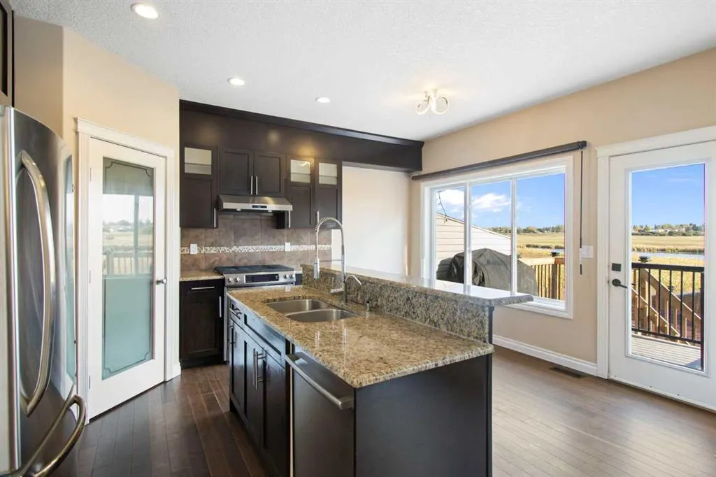 100 Lakeside View