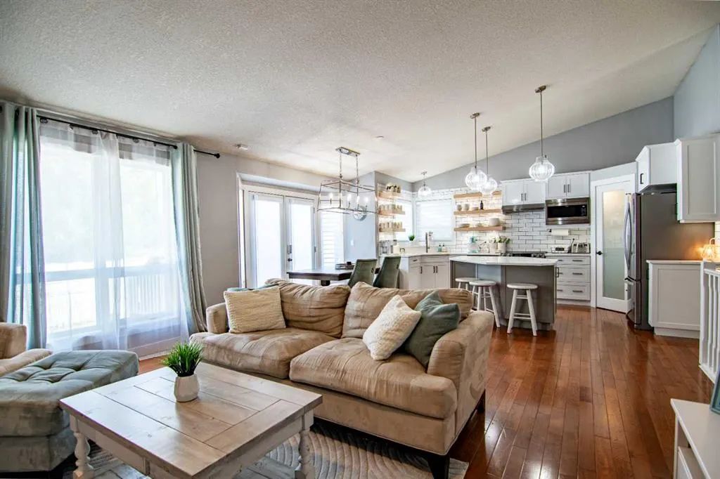 123 Robinson Crescent