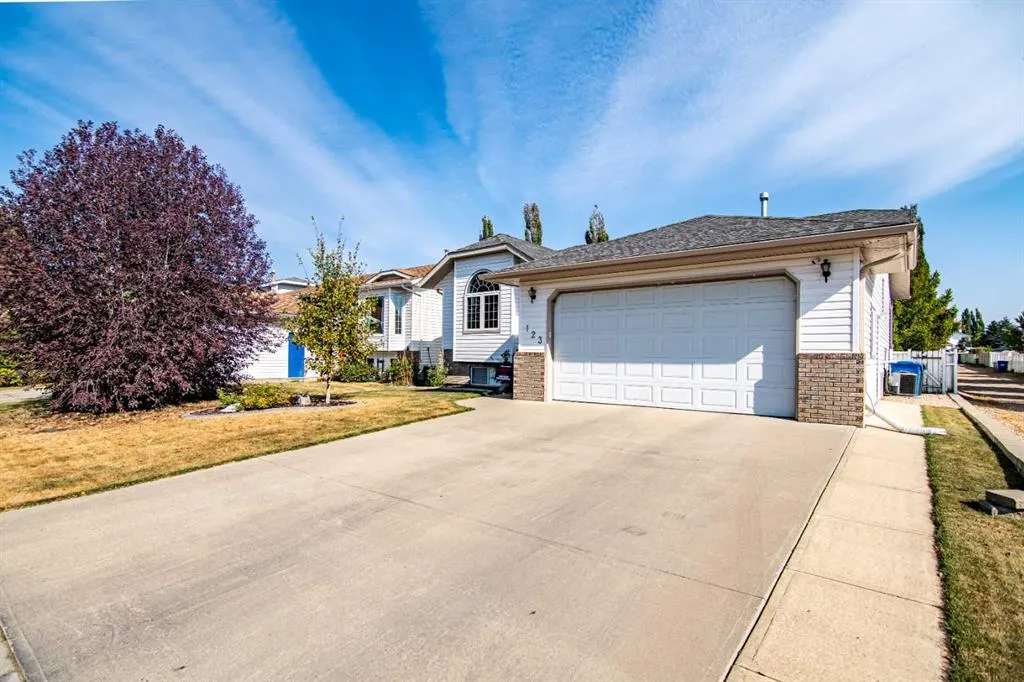 123 Robinson Crescent