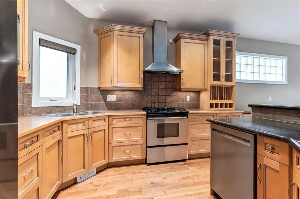 230 Discovery Ridge Boulevard SW