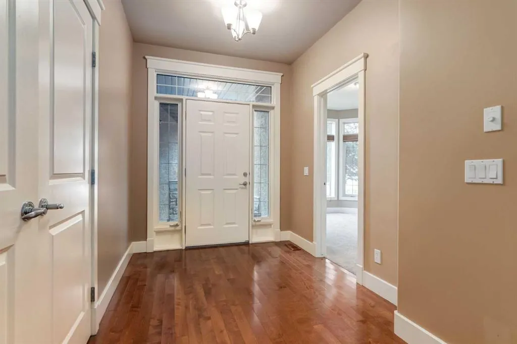 230 Discovery Ridge Boulevard SW