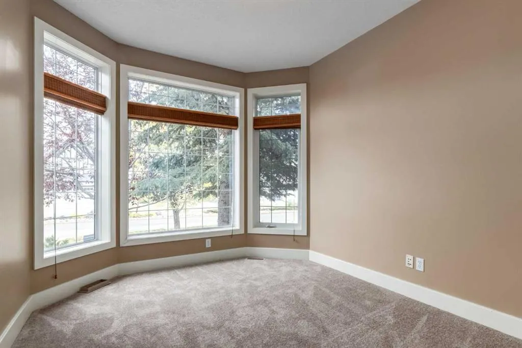 230 Discovery Ridge Boulevard SW