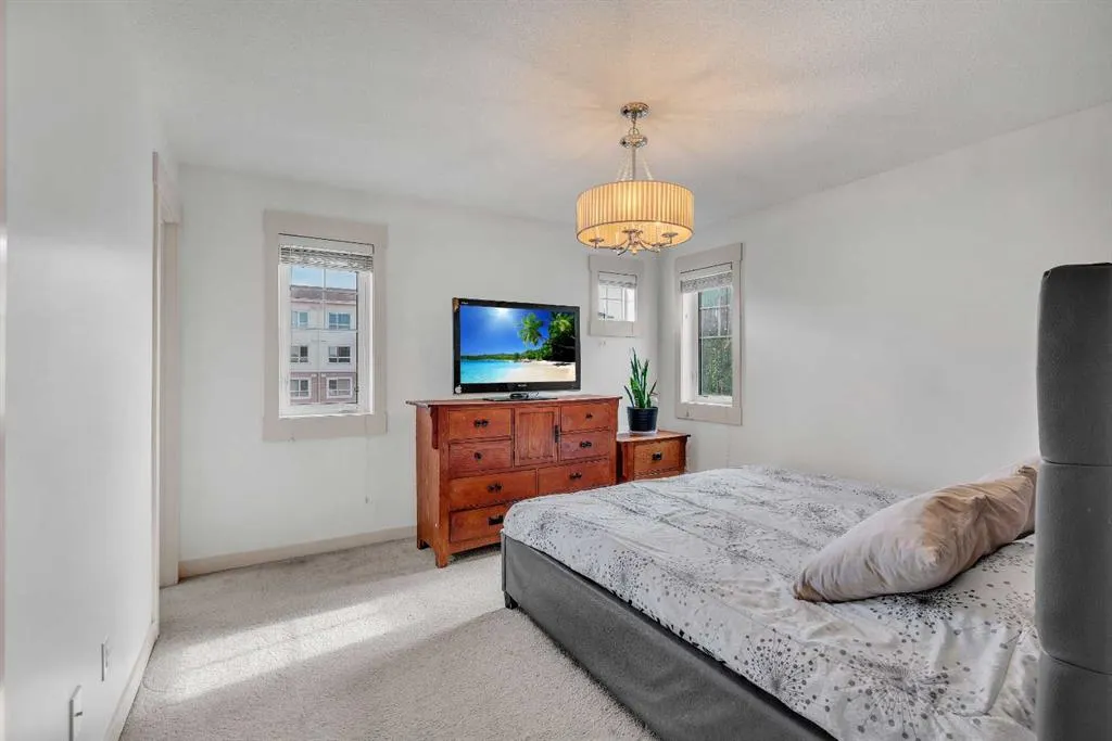 301 Skyview Ranch Drive NE
