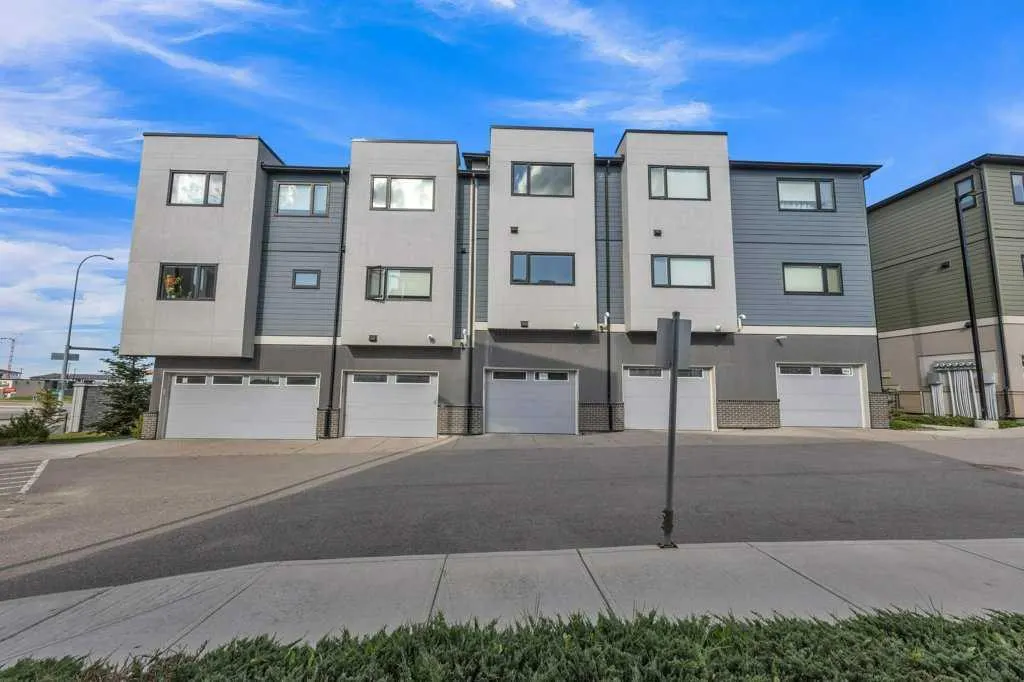 218 Sherwood Square NW, #903