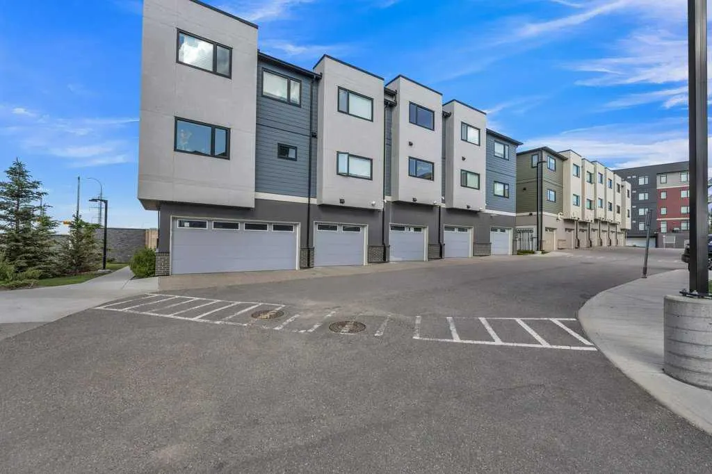 218 Sherwood Square NW, #903