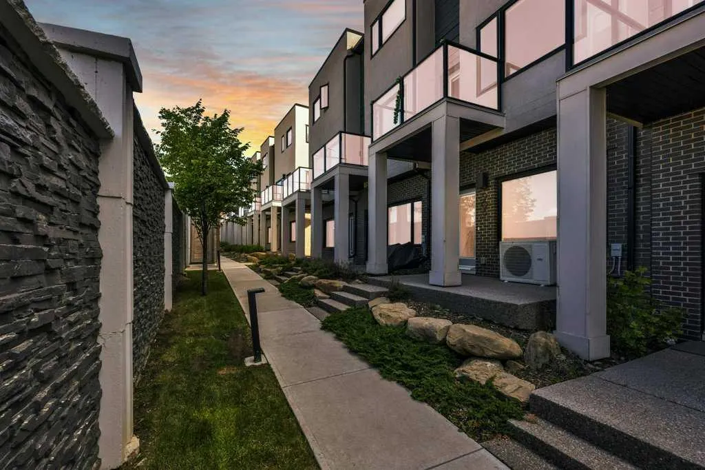 218 Sherwood Square NW, #903