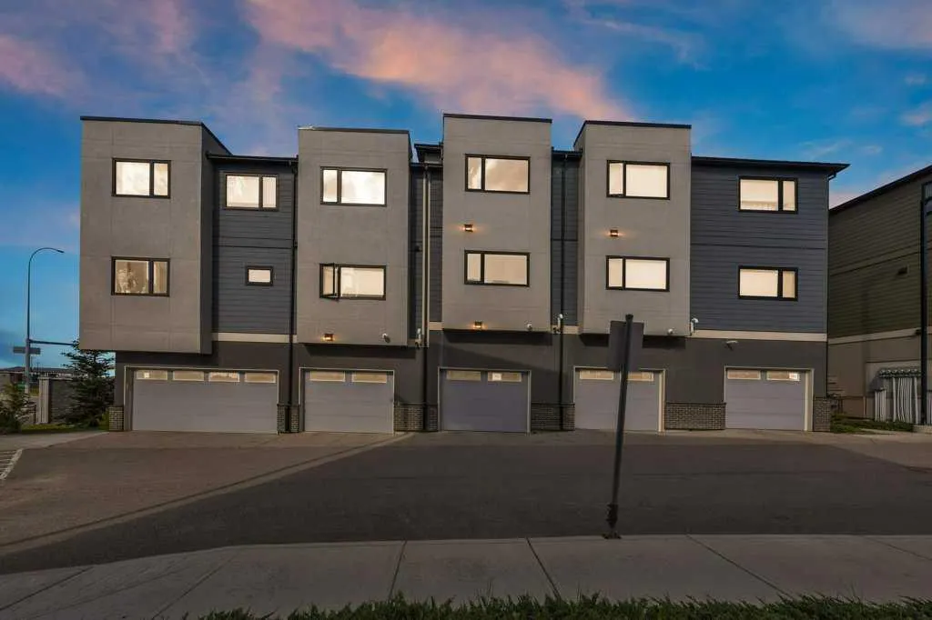 218 Sherwood Square NW, #903