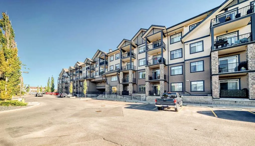 117 Copperpond SE, #301