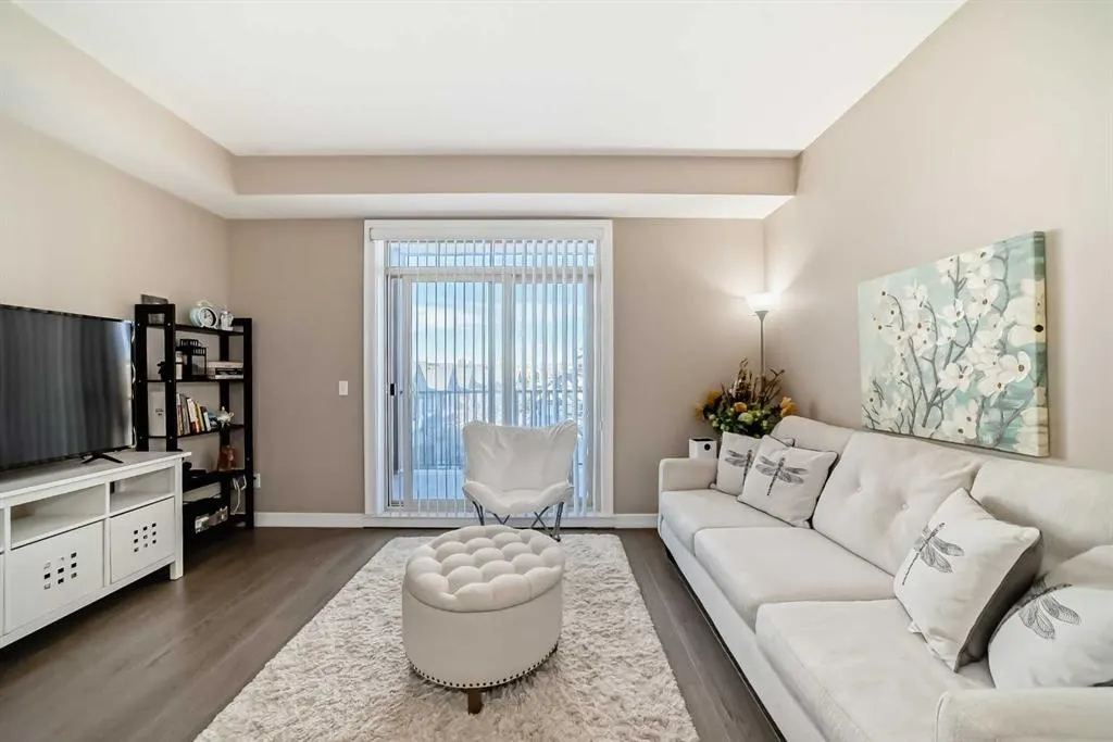 117 Copperpond SE, #301