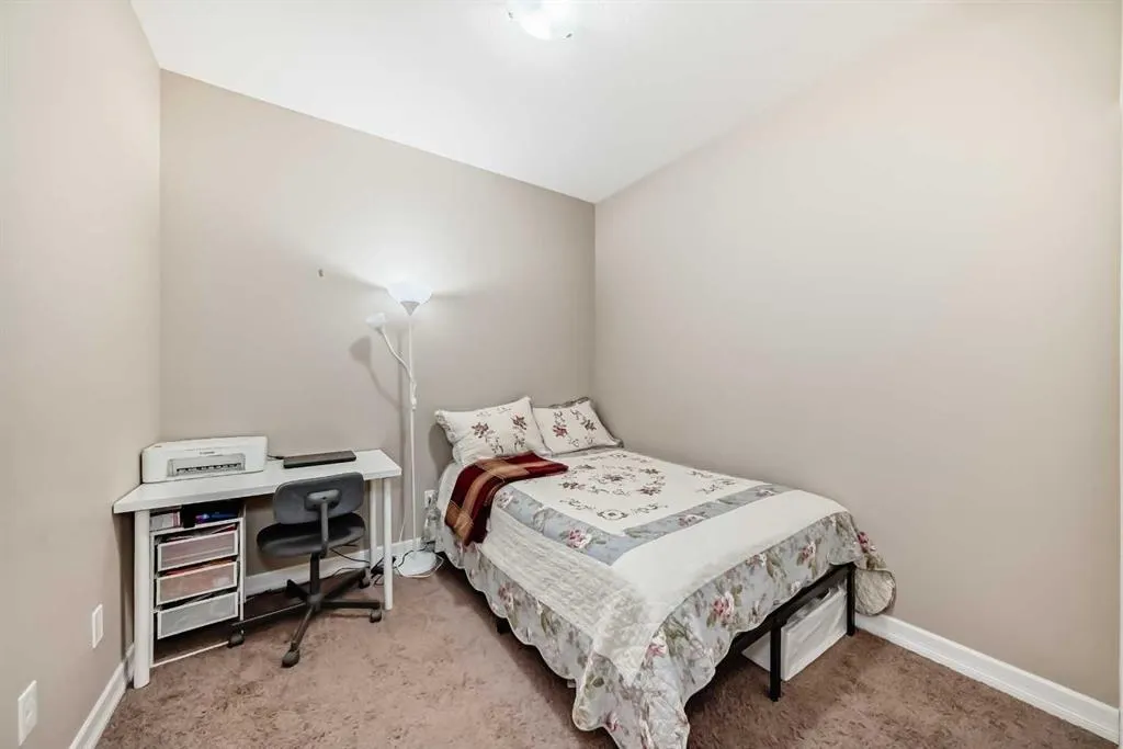 117 Copperpond SE, #301