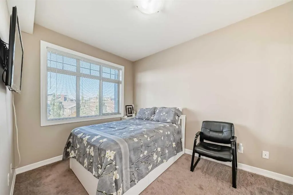 117 Copperpond SE, #301