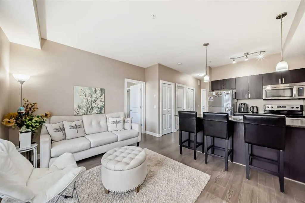 117 Copperpond SE, #301