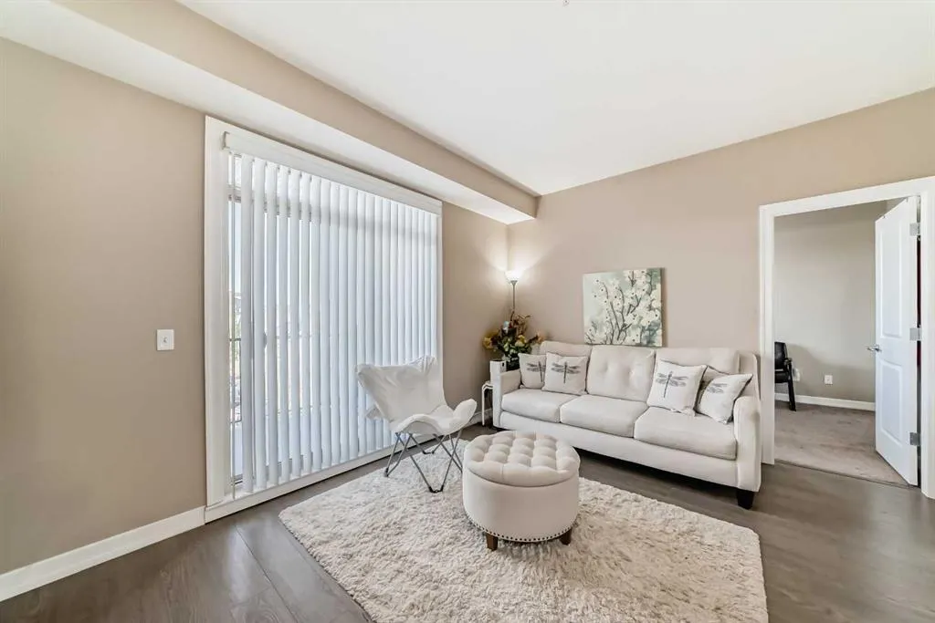 117 Copperpond SE, #301