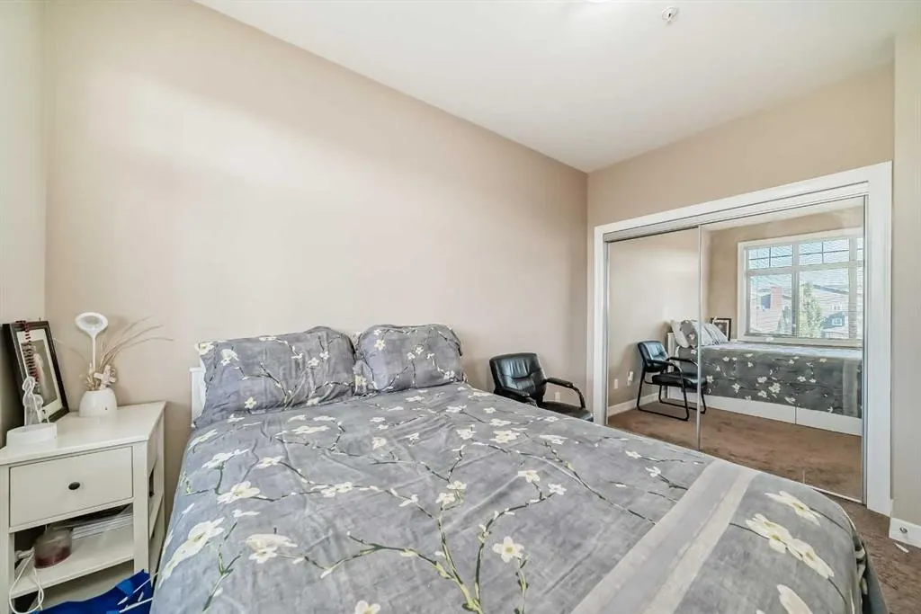 117 Copperpond SE, #301