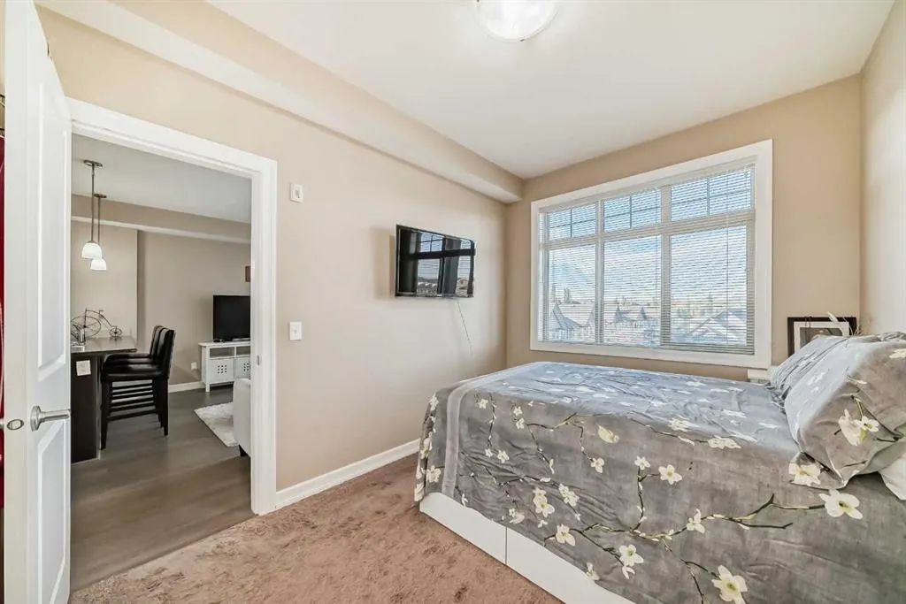 117 Copperpond SE, #301