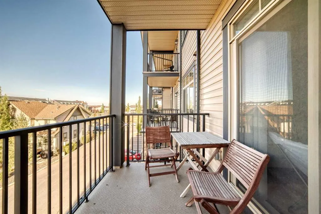 117 Copperpond SE, #301