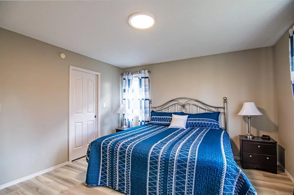 8 Oswald Close