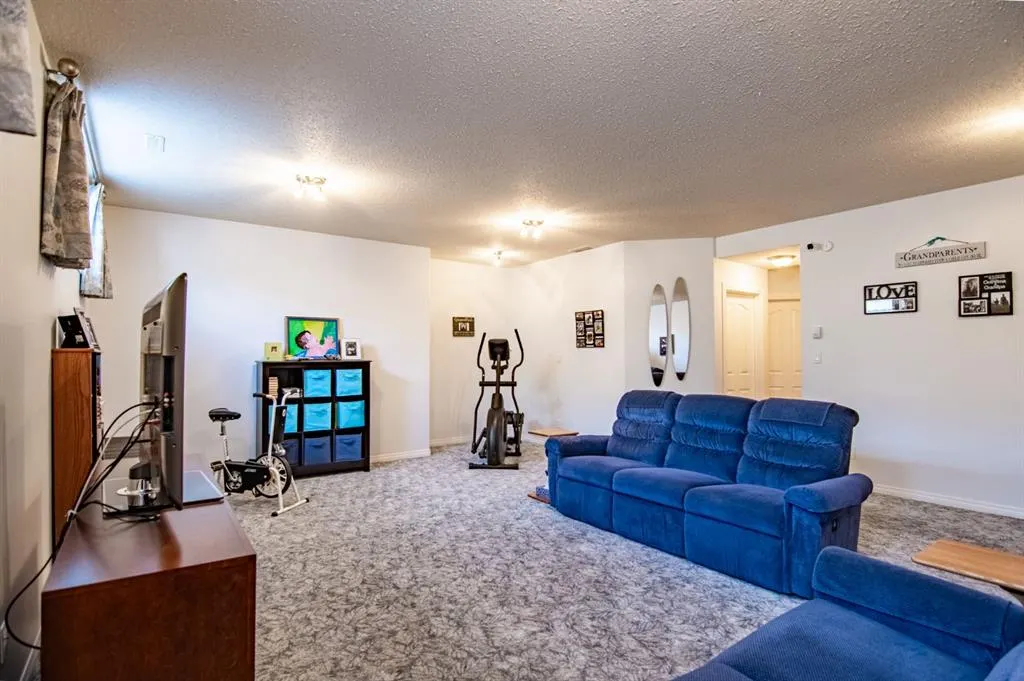 8 Oswald Close
