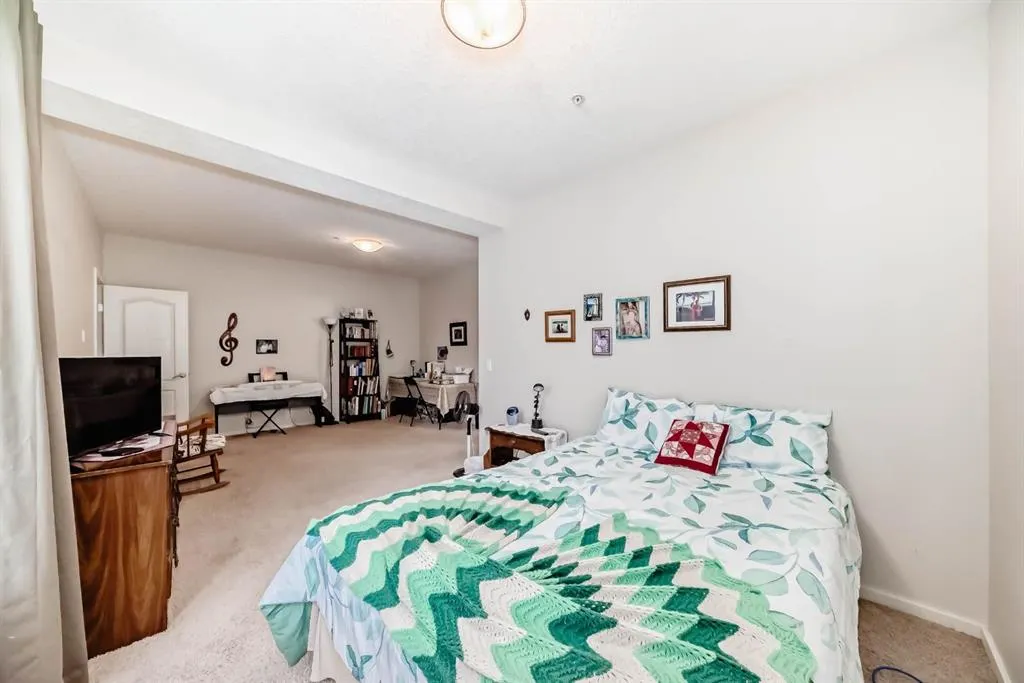 141 Mountain Street NW, #204