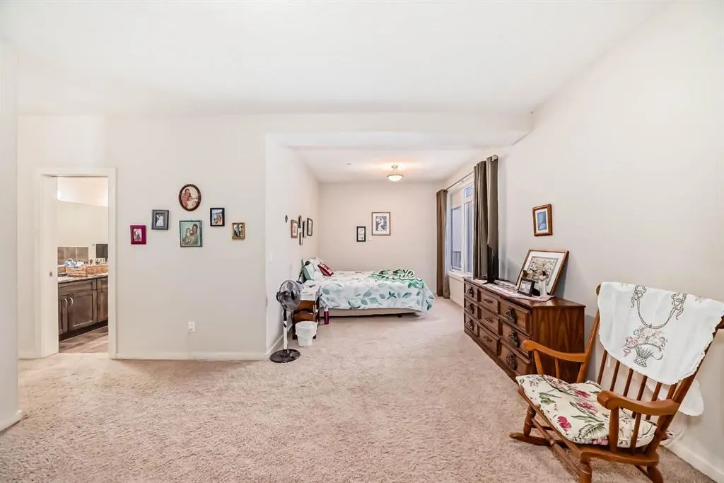 141 Mountain Street NW, #204