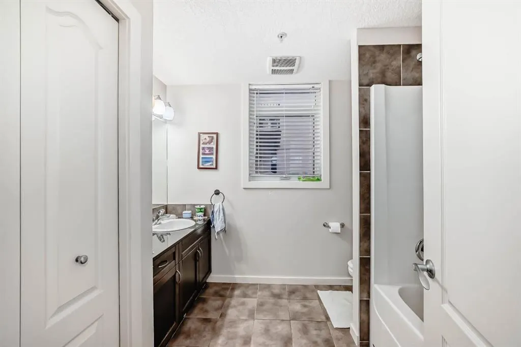 141 Mountain Street NW, #204