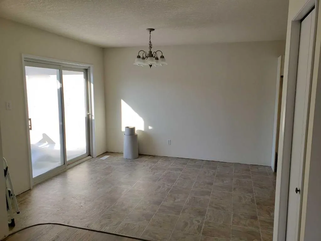 81 Ojibwa Road W