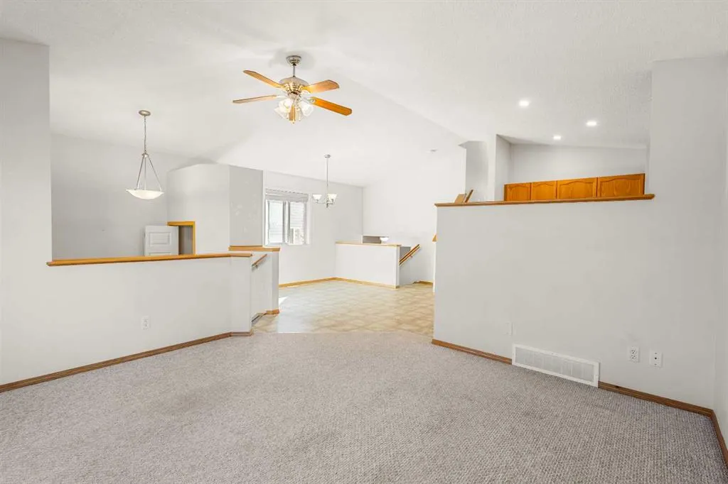39 Saddlemont Manor NE