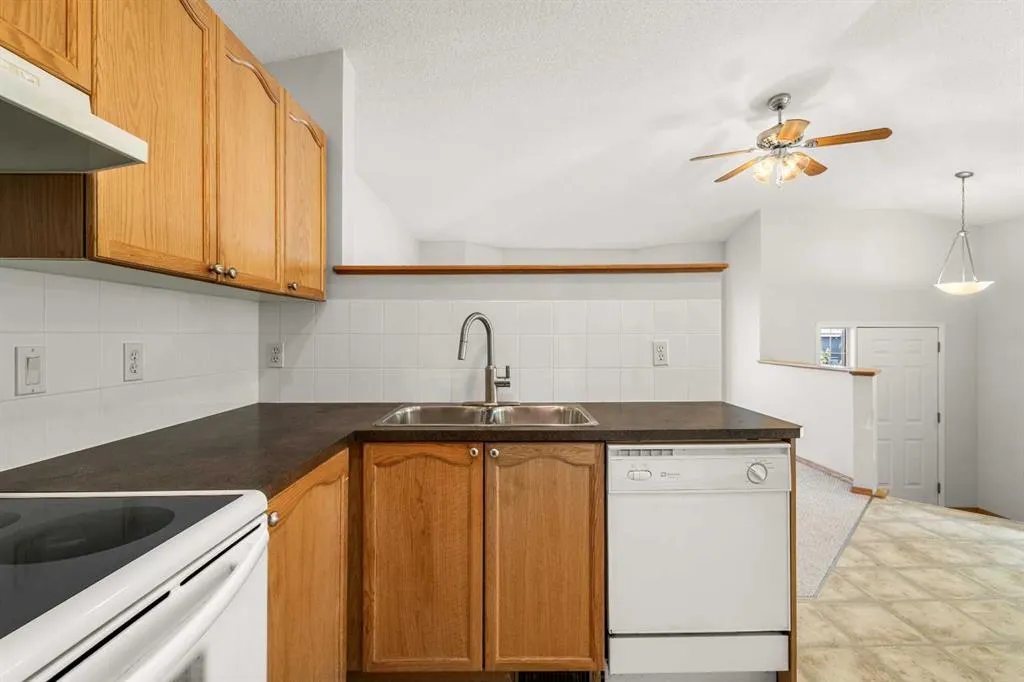 39 Saddlemont Manor NE