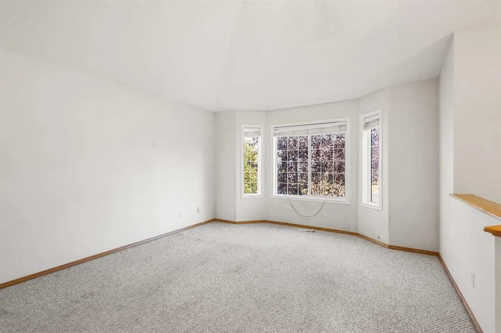 39 Saddlemont Manor NE