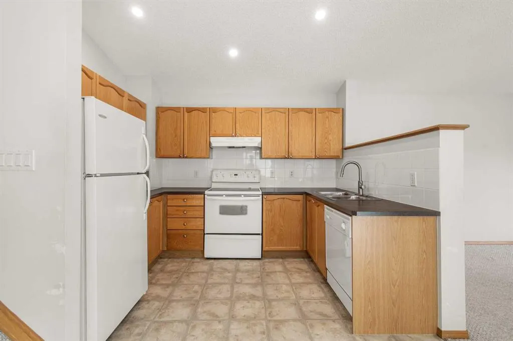 39 Saddlemont Manor NE