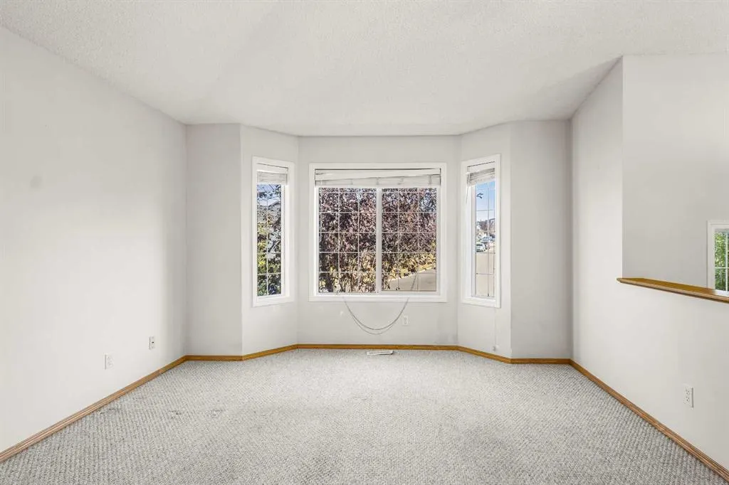 39 Saddlemont Manor NE