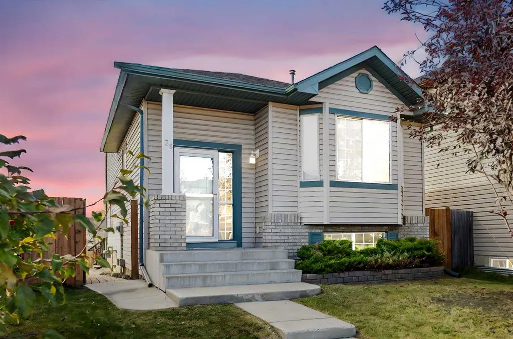 39 Saddlemont Manor NE