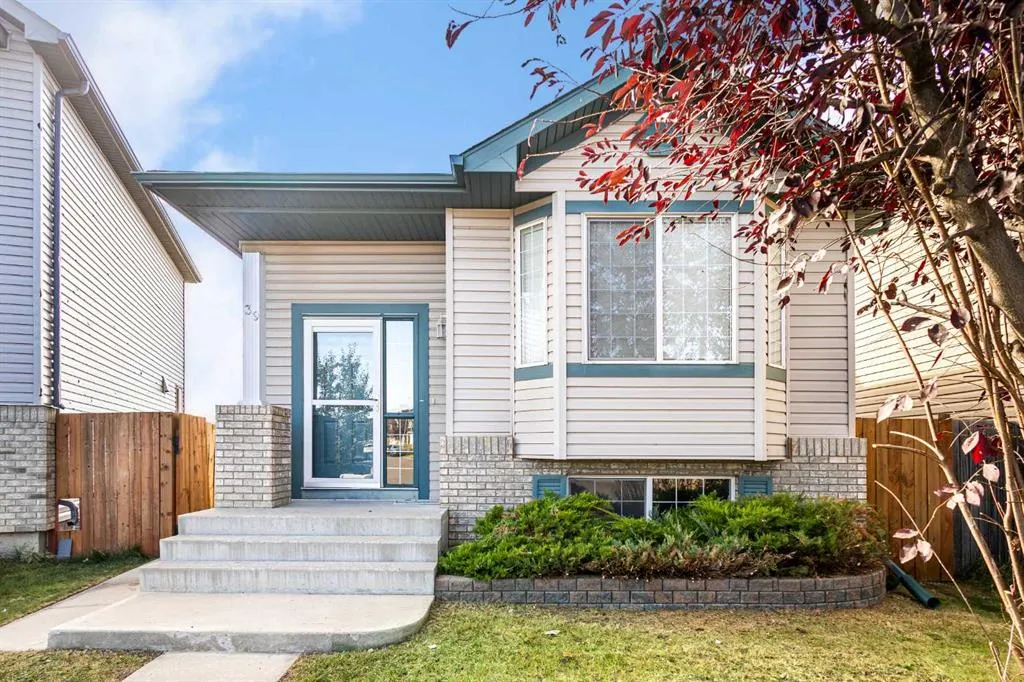 39 Saddlemont Manor NE