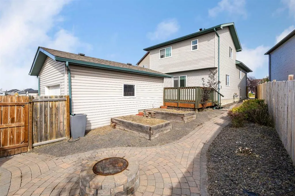 39 Saddlemont Manor NE
