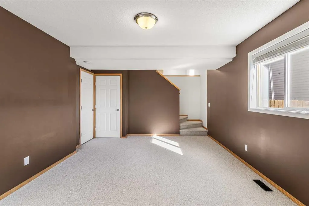 39 Saddlemont Manor NE