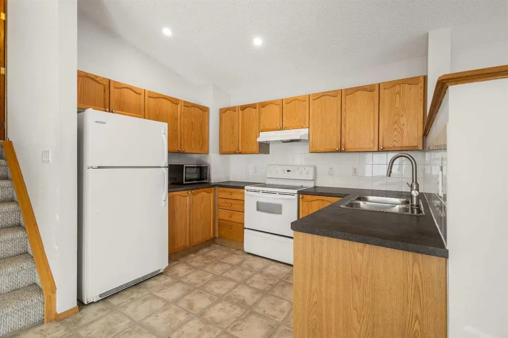 39 Saddlemont Manor NE