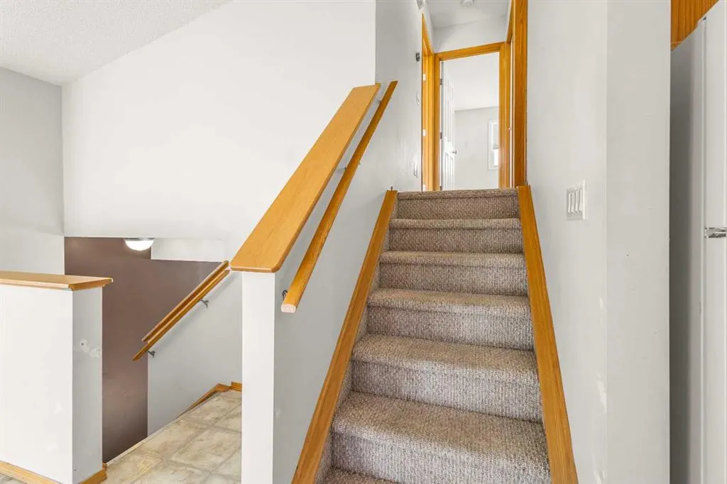 39 Saddlemont Manor NE