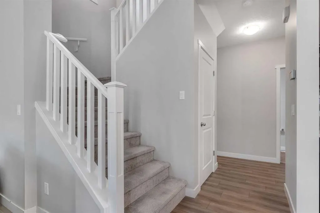 39 Savanna Way NE
