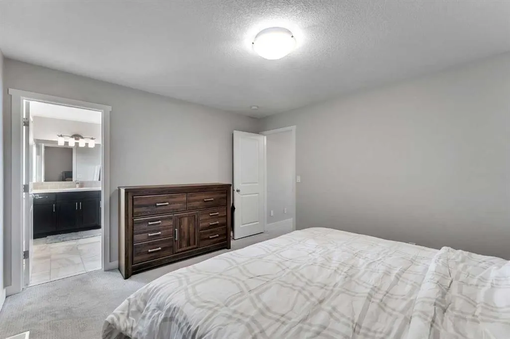 39 Savanna Way NE