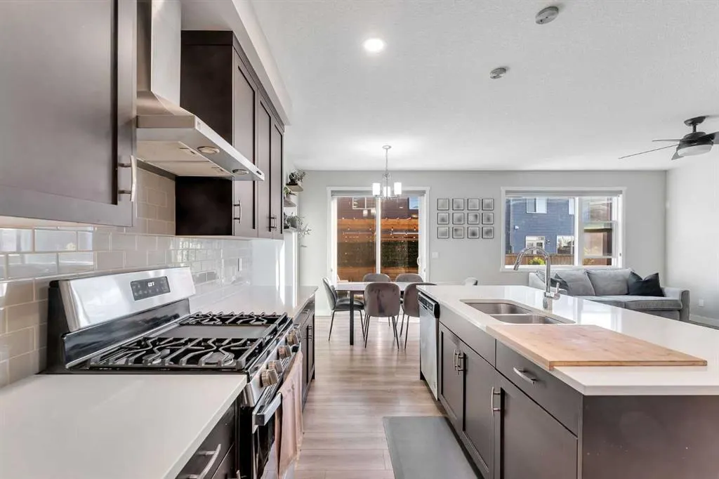 39 Savanna Way NE
