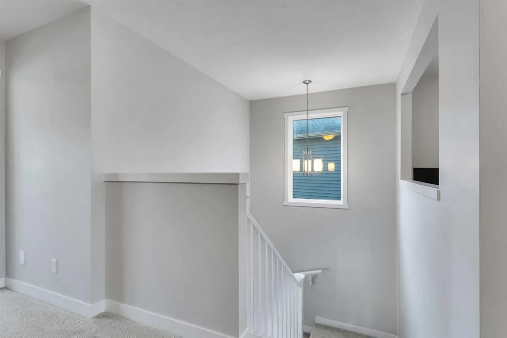 39 Savanna Way NE