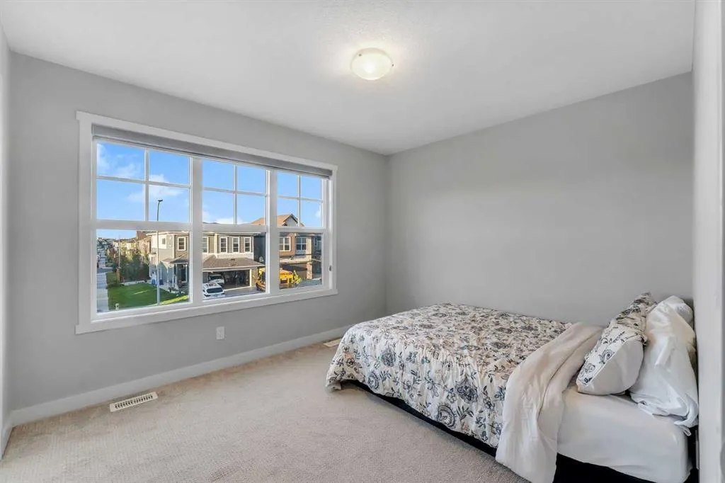39 Savanna Way NE
