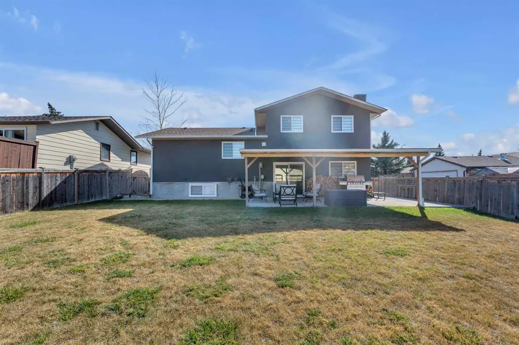 351 Templevale Place NE