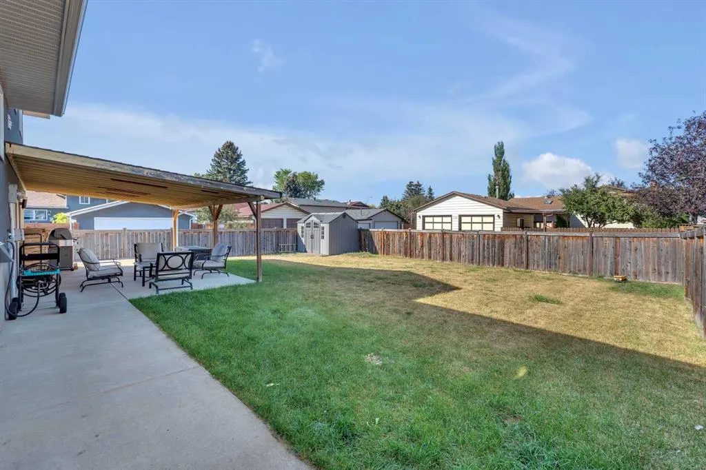 351 Templevale Place NE