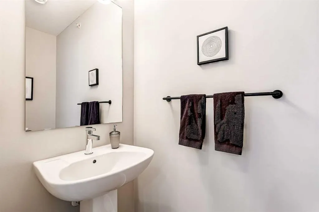 40 Sage Hill Walk NW, #408