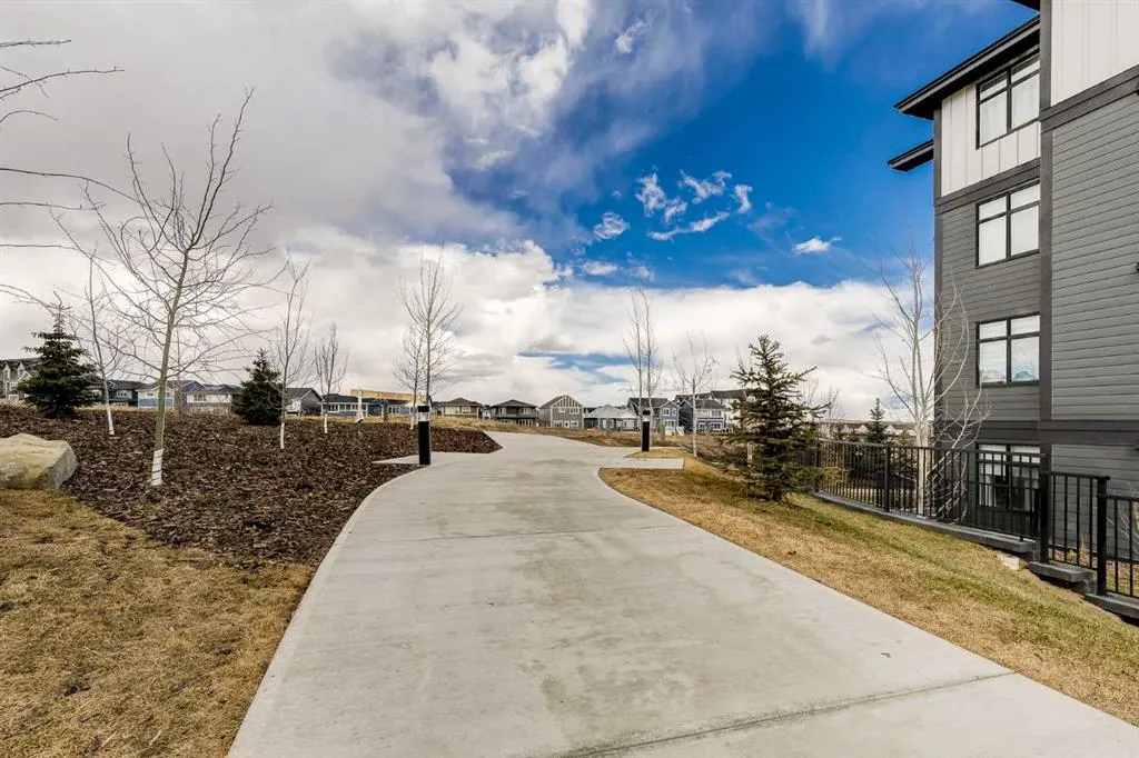 40 Sage Hill Walk NW, #408