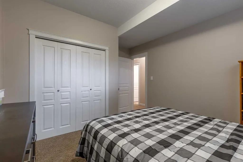 222 Firelight Crescent W