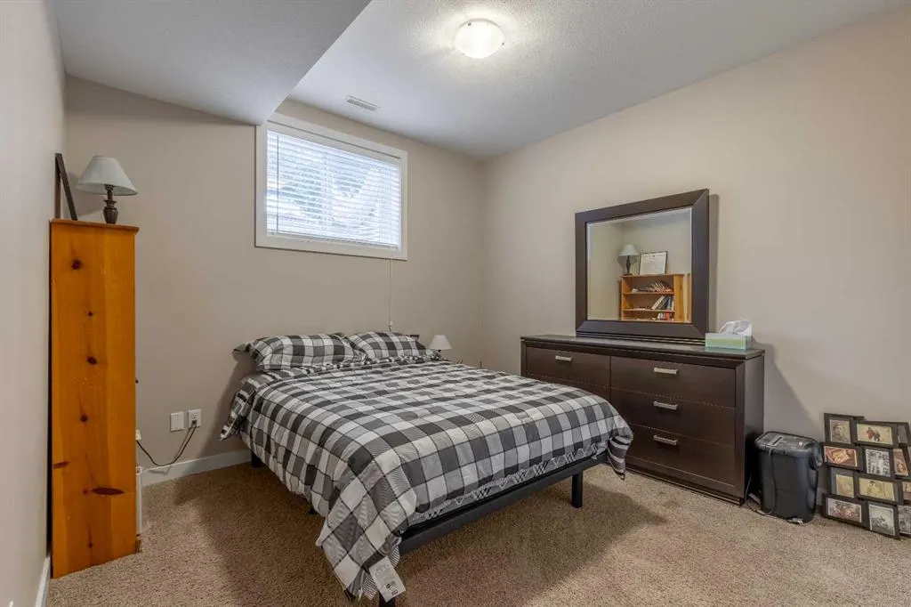 222 Firelight Crescent W