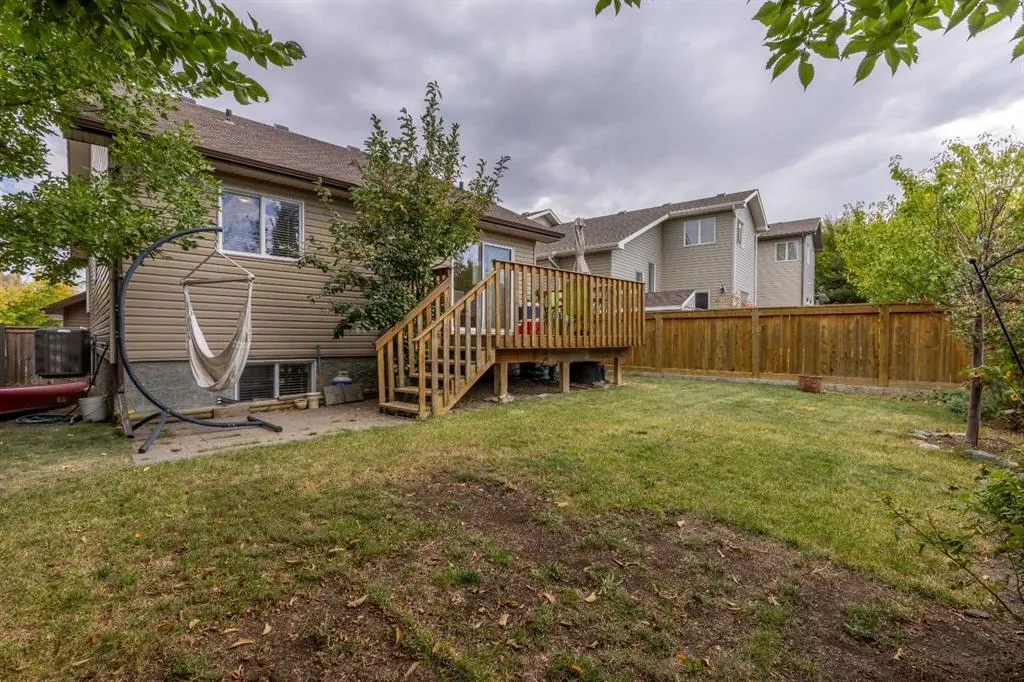222 Firelight Crescent W